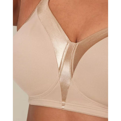 Playtex 18 Hour Silky Soft Smoothing Cool & Breathable Wireless Bra Nude 38C Women's