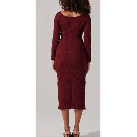 Astr The Label - Burgundy Textured Knit Knot Front Off the Shoulder Long Sleeve Midi Dress Size M