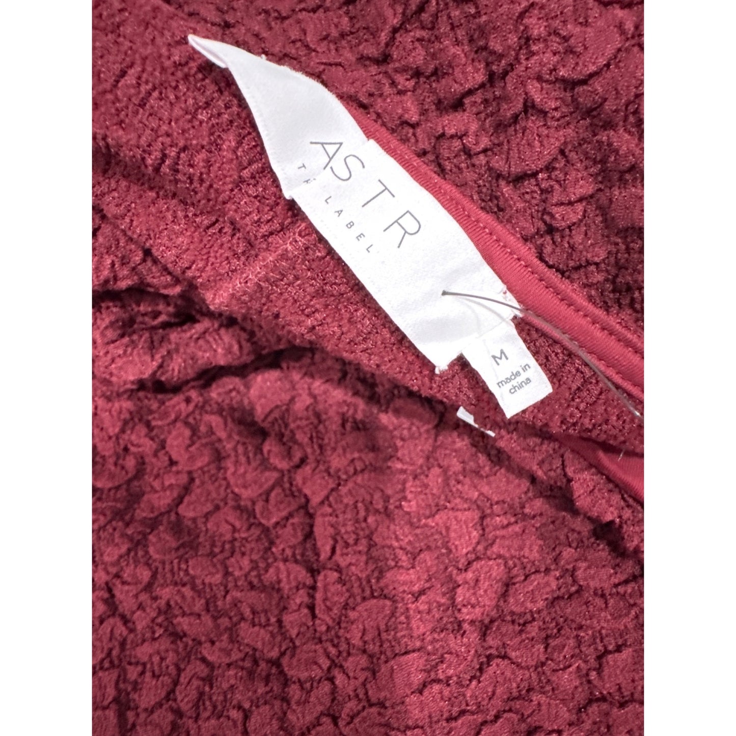 Astr The Label - Burgundy Textured Knit Knot Front Off the Shoulder Long Sleeve Midi Dress Size M