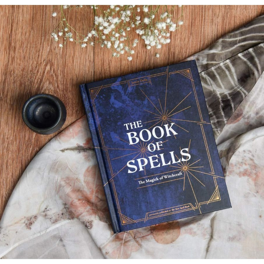 The Book Of Spells By Jamie Della - The Magick Of Witchcraft Hardcover