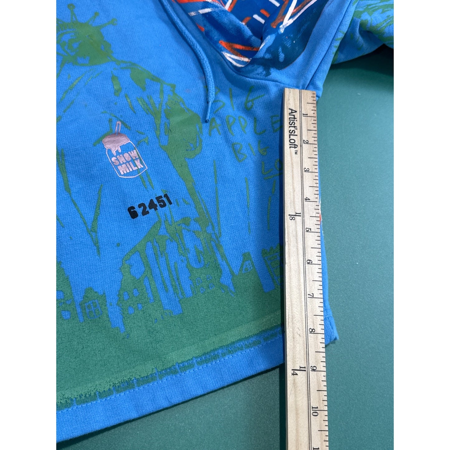 Snow Milk Blue Graphic Print Shorts With New York Theme & Statue Of Liberty Design SMALL