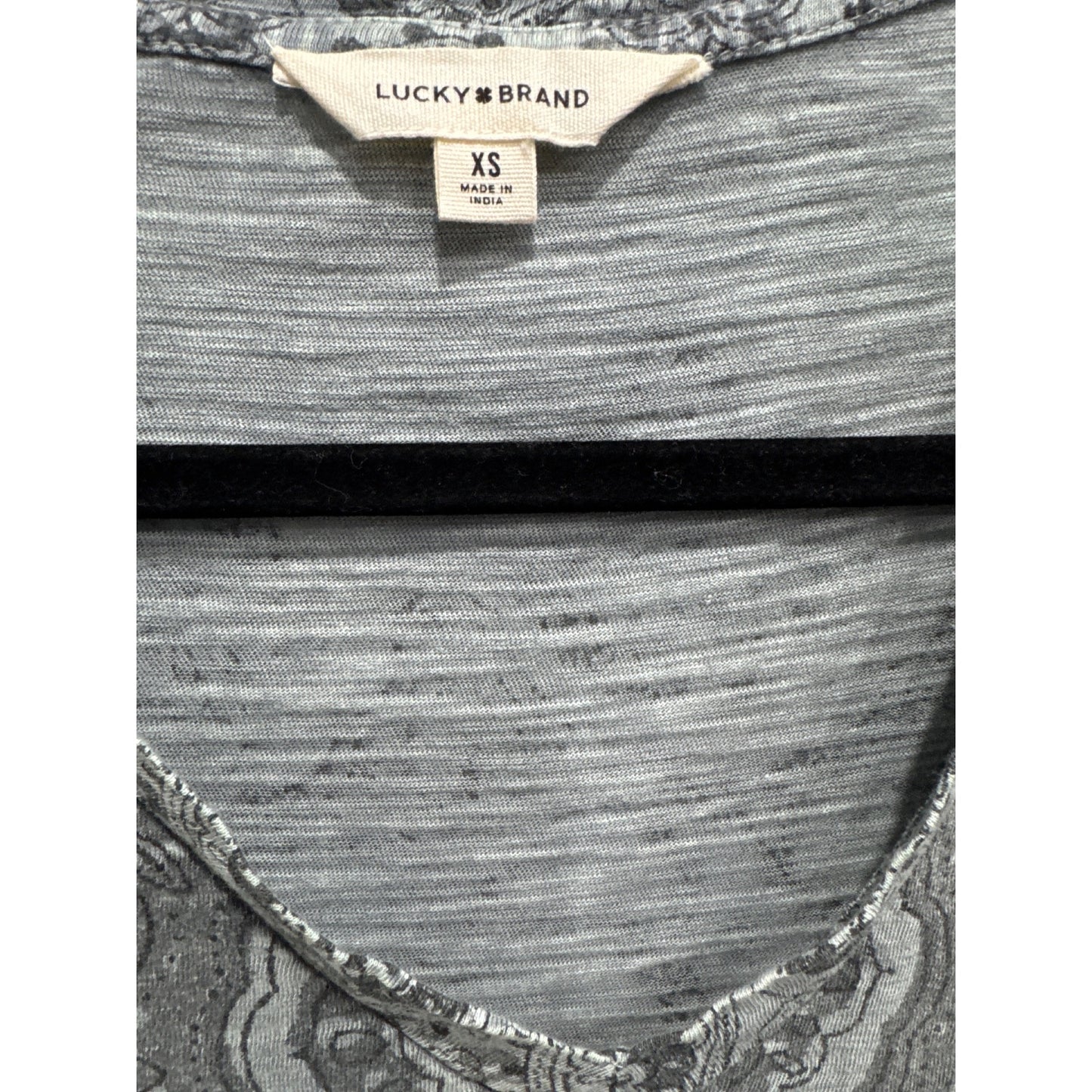 Lucky Brand Women's XS V-Neck Short Sleeve Floral Paisley Print Gray Top