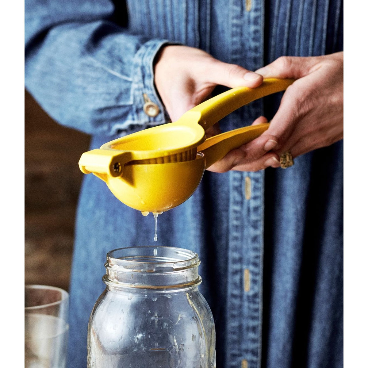 Williams Sonoma Yellow Citrus Press & Zester Grater Set Durable Kitchen Tools For Easy Juicing & Zesting