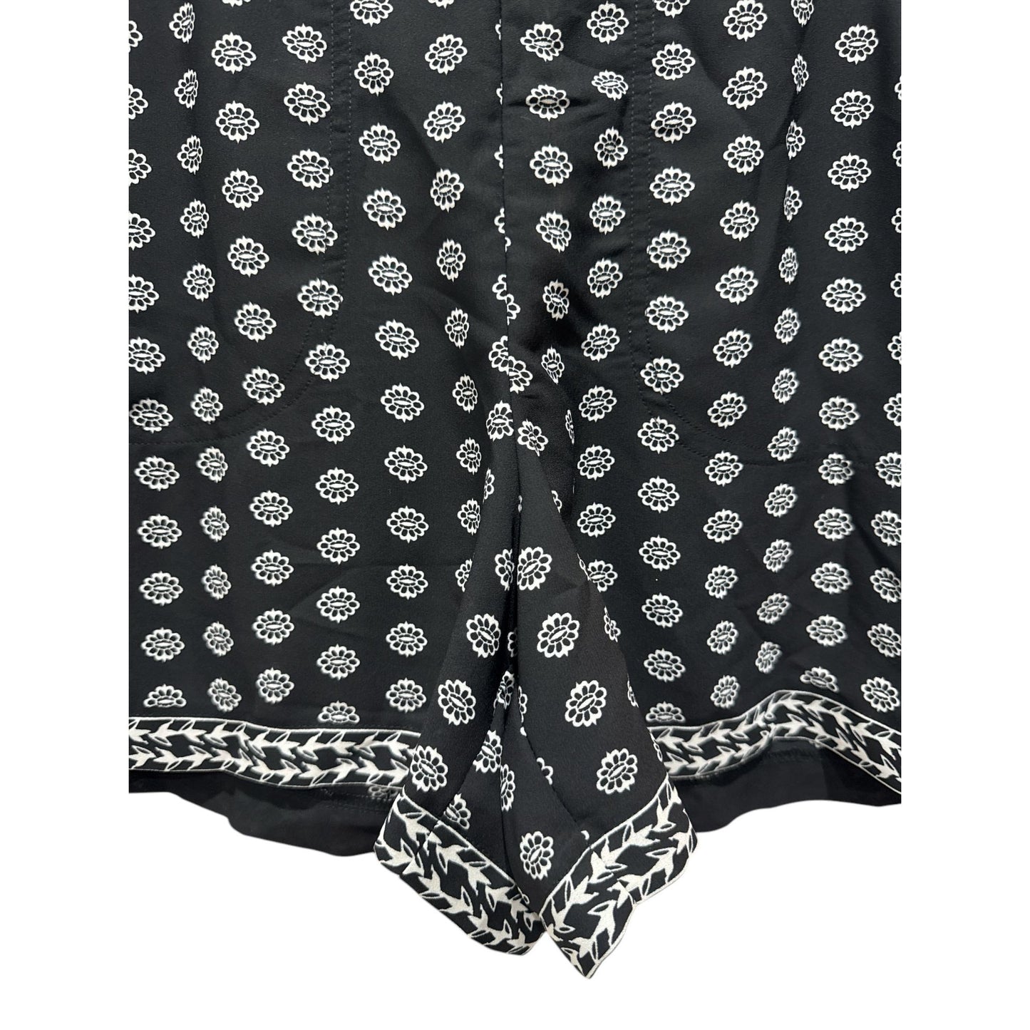 Max Studio Women's Black & White Floral Print Shorts Size Large MSRP $88