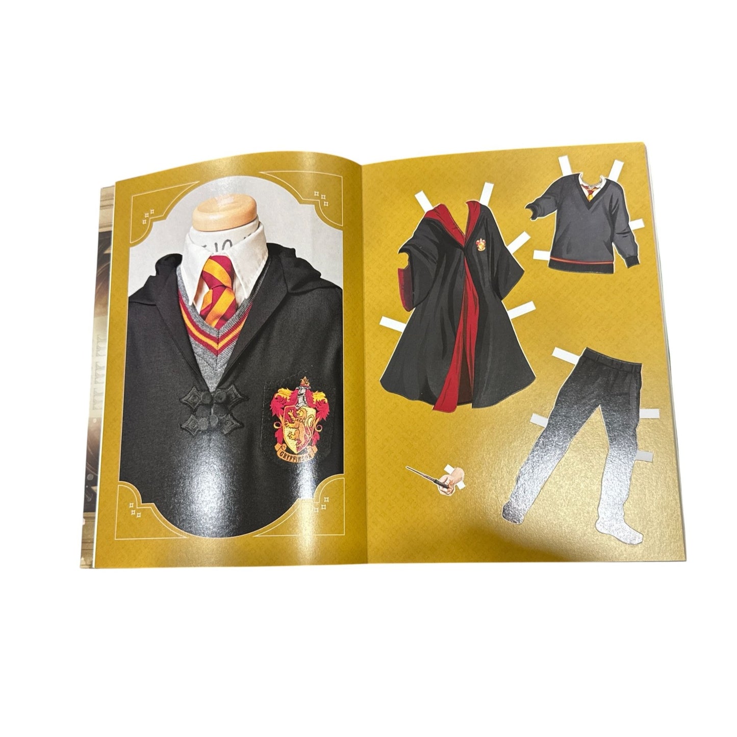 Harry Potter Deluxe Paper Dolls Book With Costumes & Background Scenes From The Films